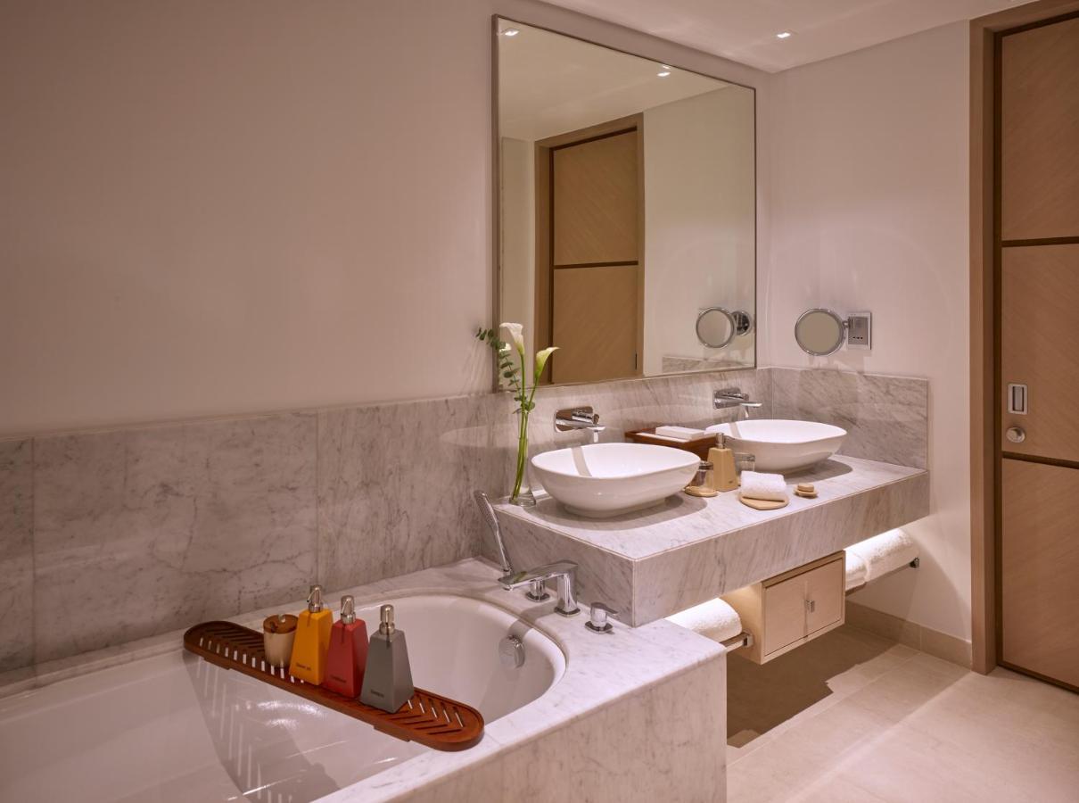 Zulal Wellness Resort Al Ruwais Exterior foto