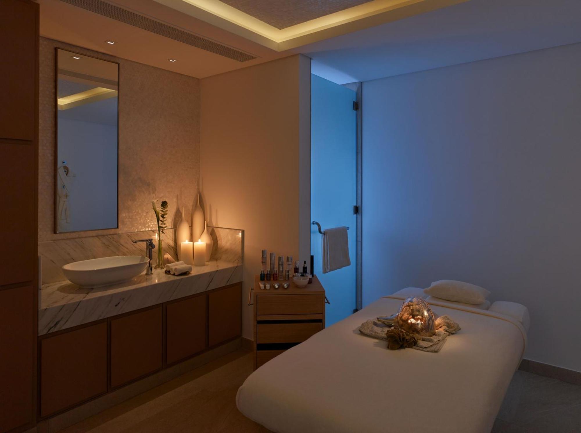 Zulal Wellness Resort Al Ruwais Exterior foto